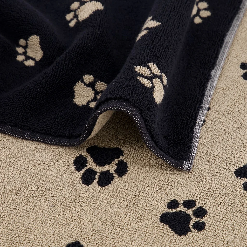 cawo-we-love-dogs-baderomsmatte-paws-sortbeige environment